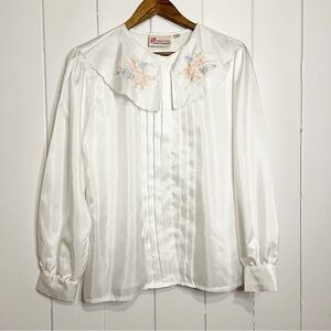 Vinatge Perspective Classic Classique White Blouse. Size Medium.